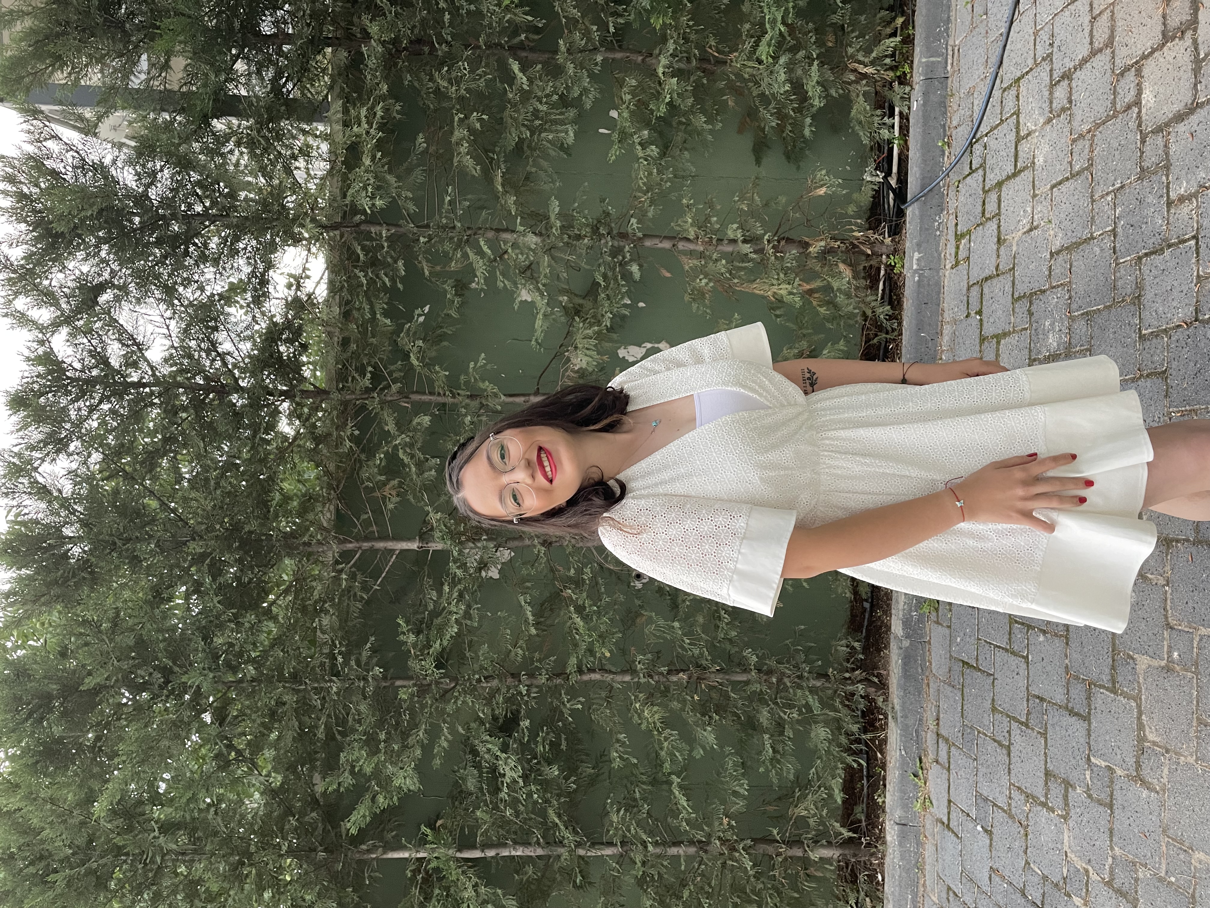 Esra Nazlı