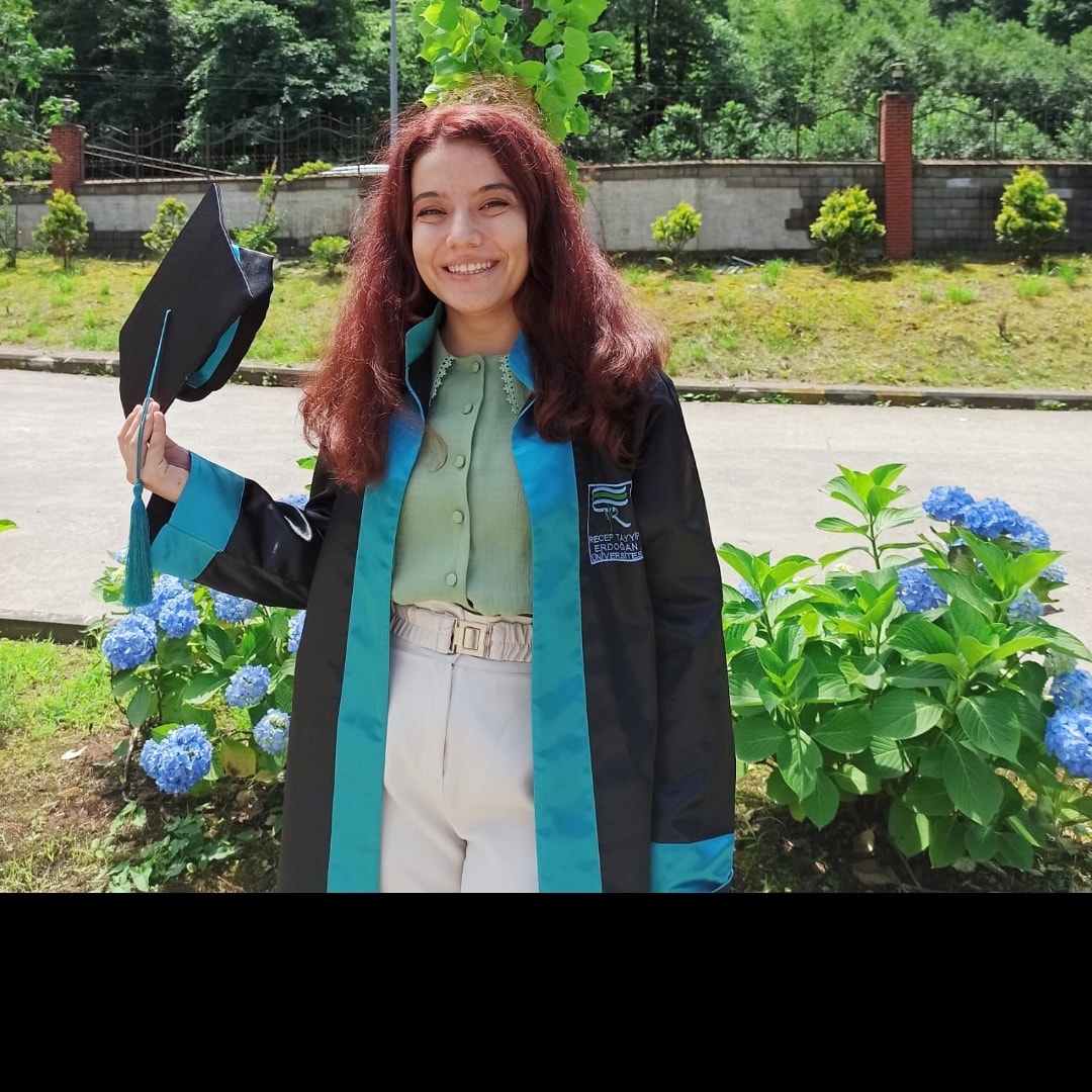 Büşra Atasayar 